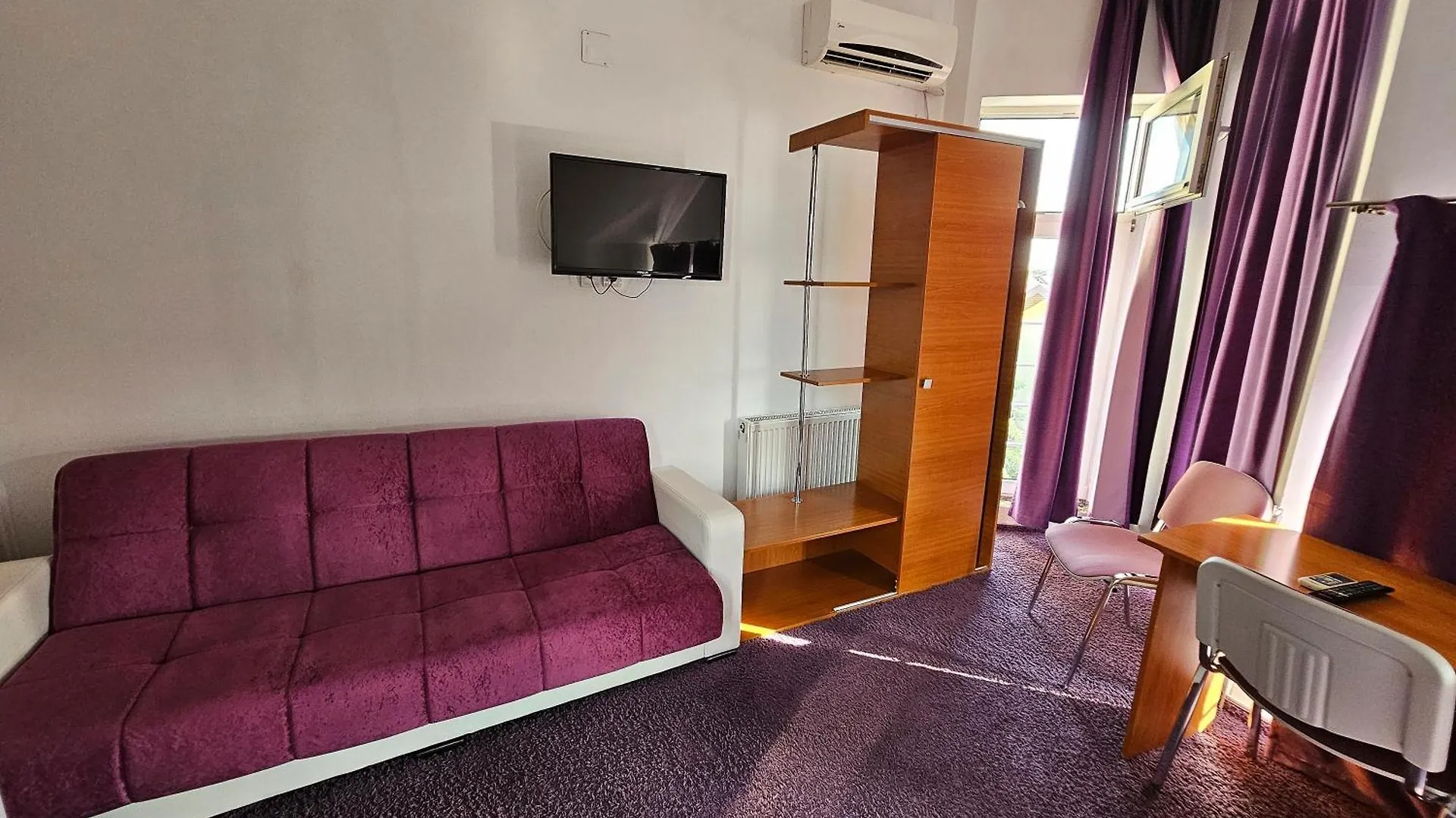 Iris Boutique Hotel Otopeni Romania