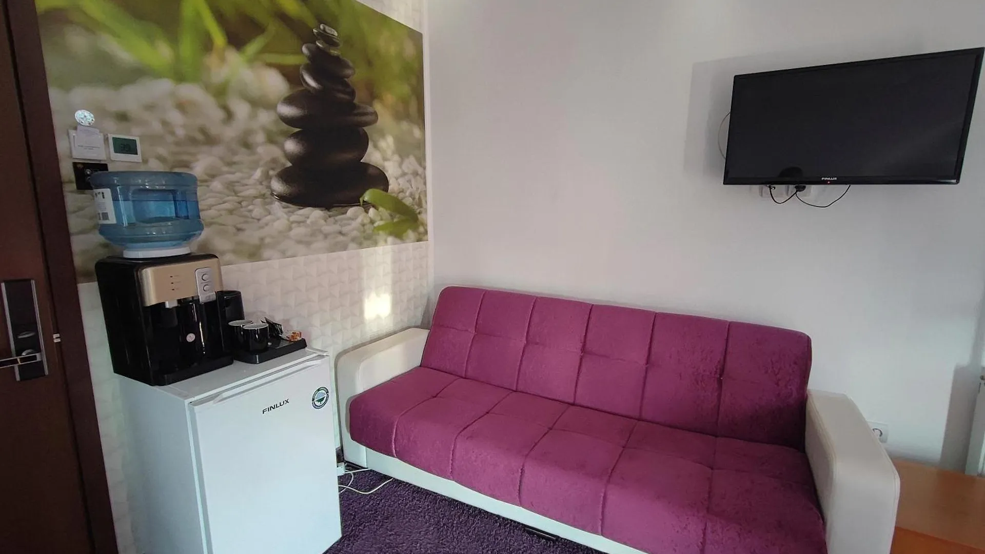 Iris Boutique Hotel Otopeni 4*,  Romania