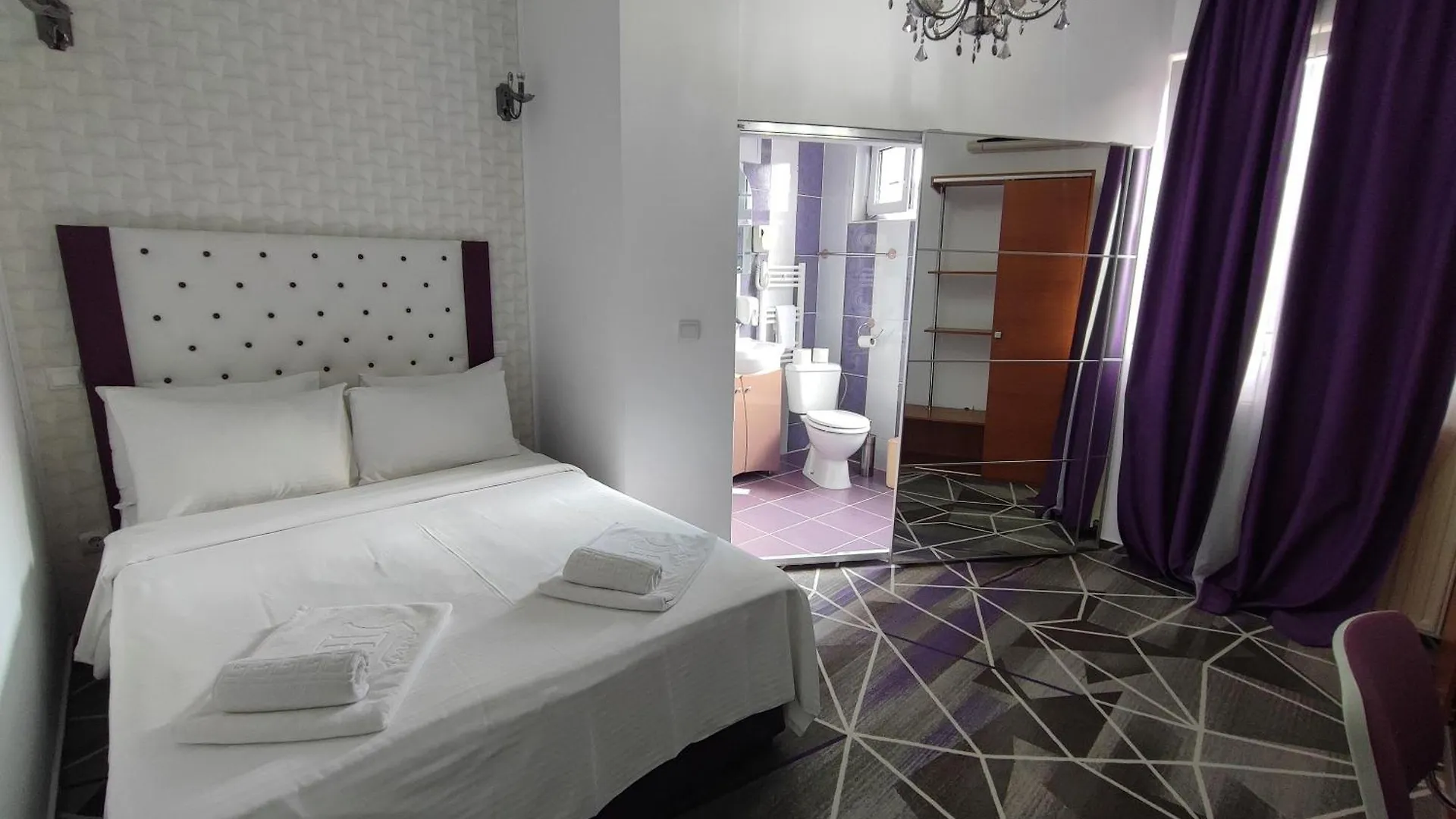 Iris Boutique Hotel Otopeni 4*,  Romania