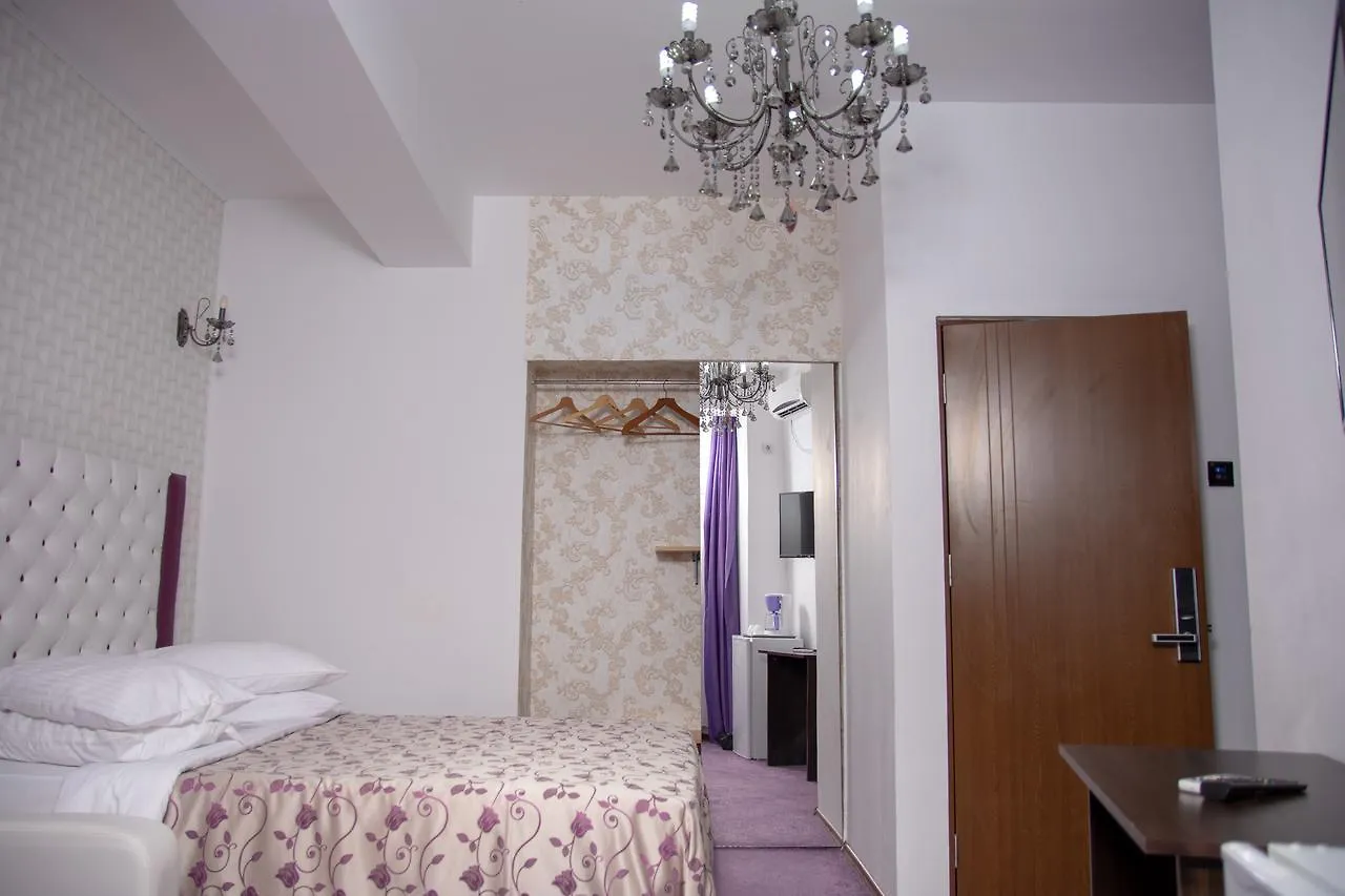 Iris Boutique Hotel Otopeni