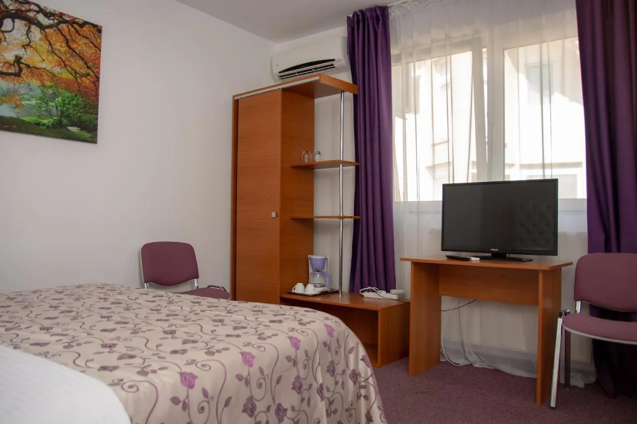 Iris Boutique Hotel Otopeni